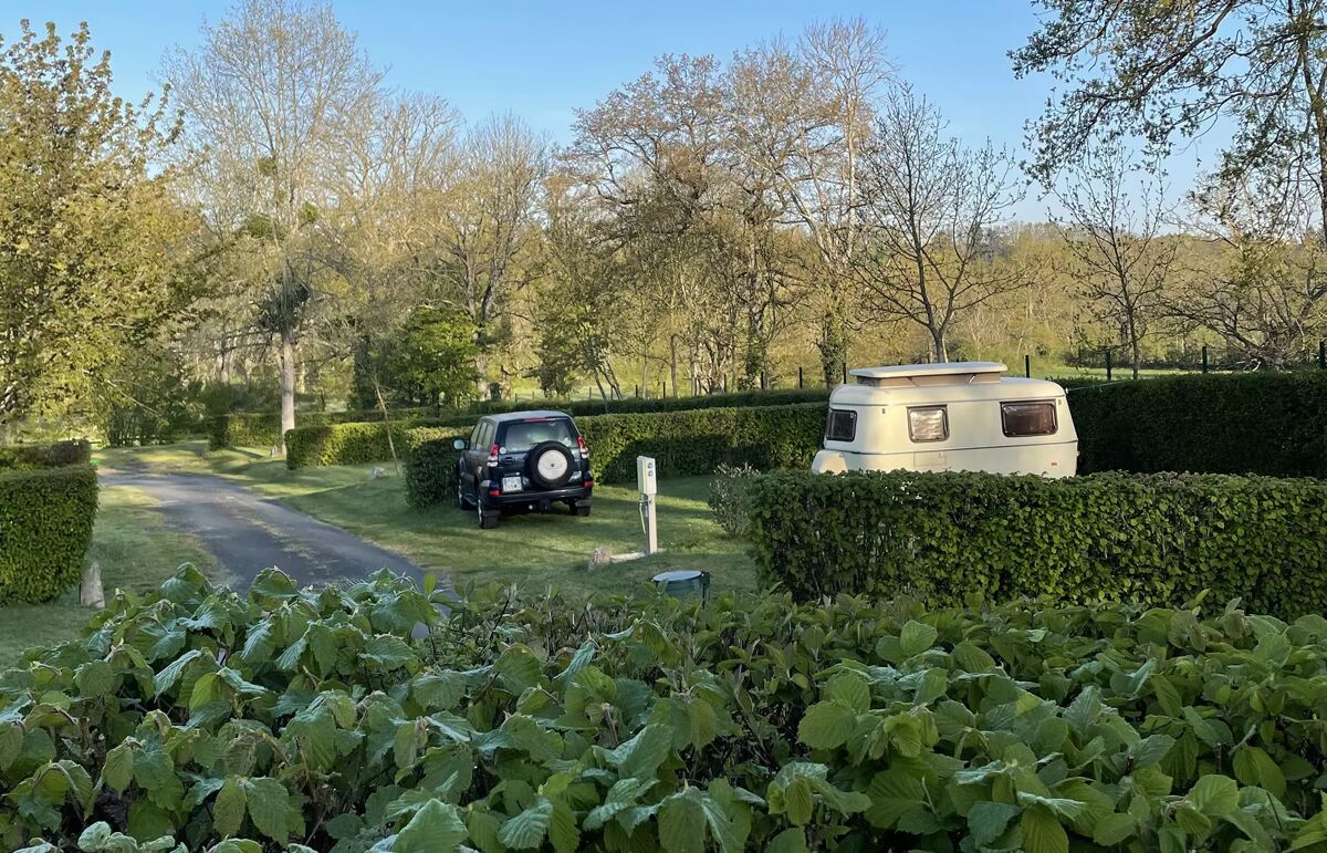 11 - Camping Val Vert en Bery - Hébergement