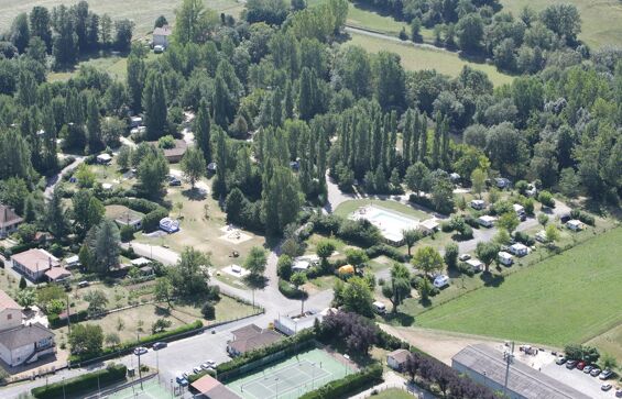 02 - Camping le Peyrelevade - Situation