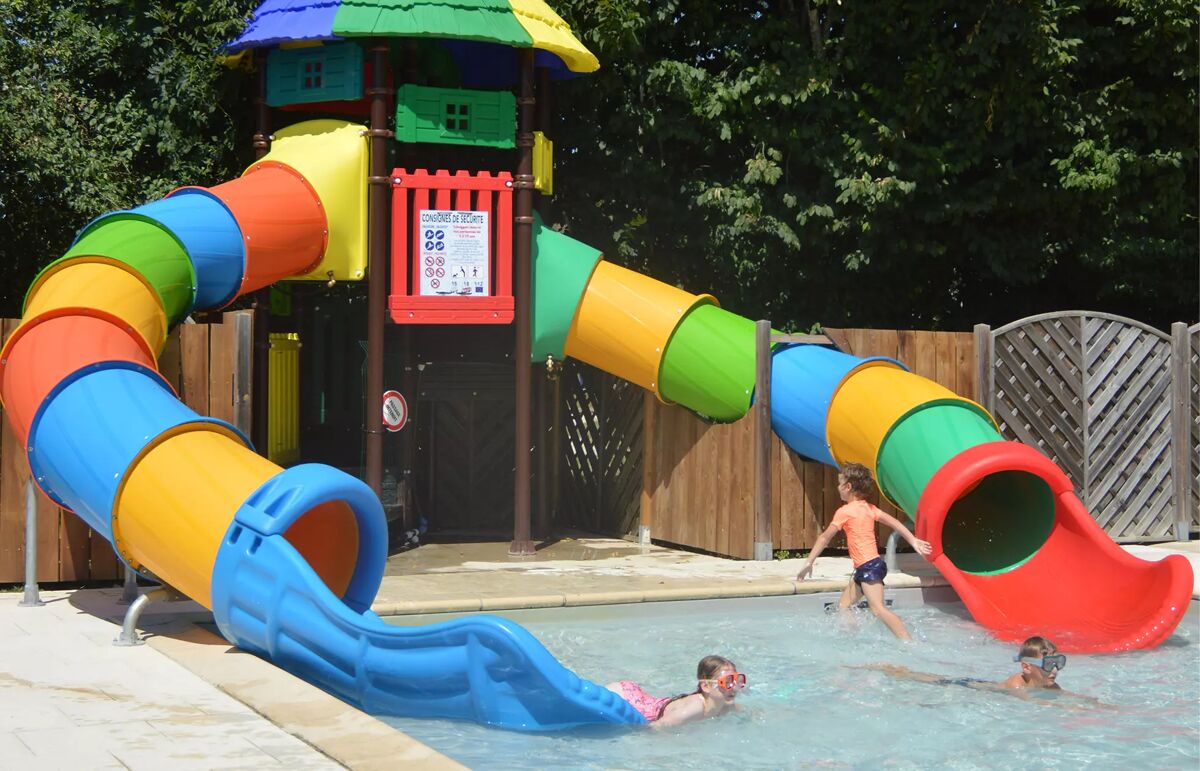 05 - Camping le Peyrelevade - Piscine