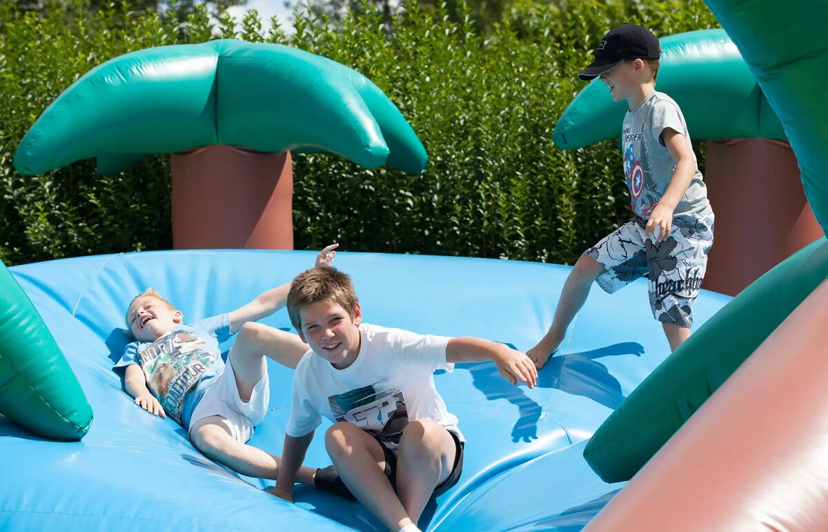 23 - Camping le Peyrelevade - Aire de jeux