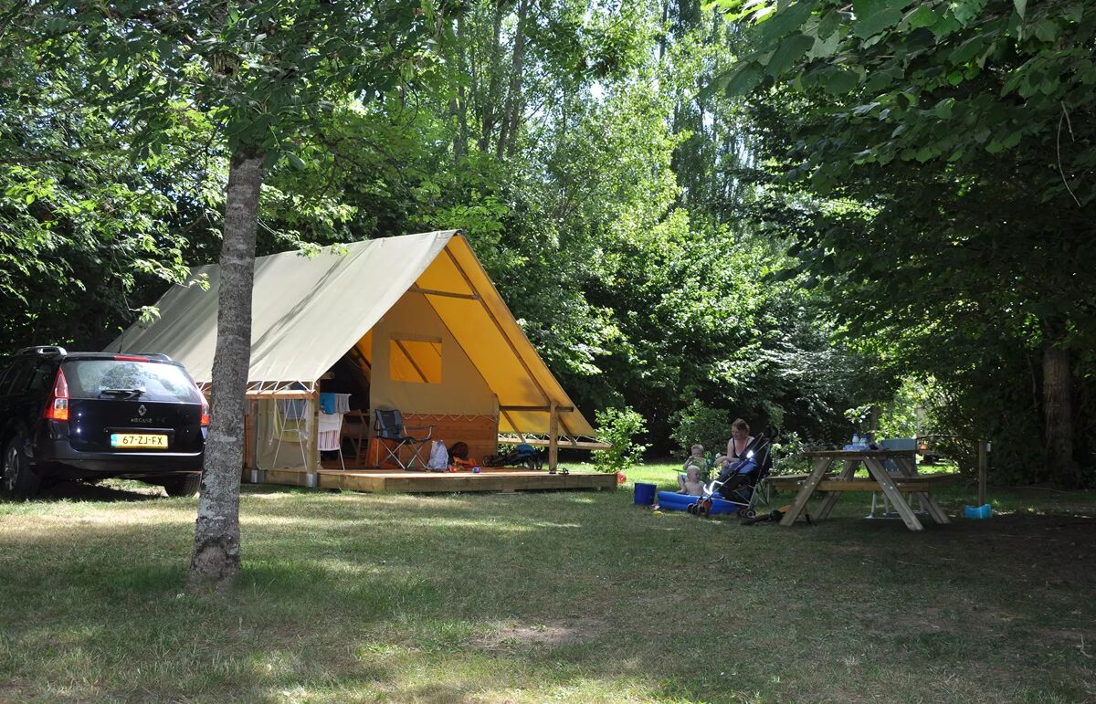 28 - Camping le Peyrelevade - Hébergement