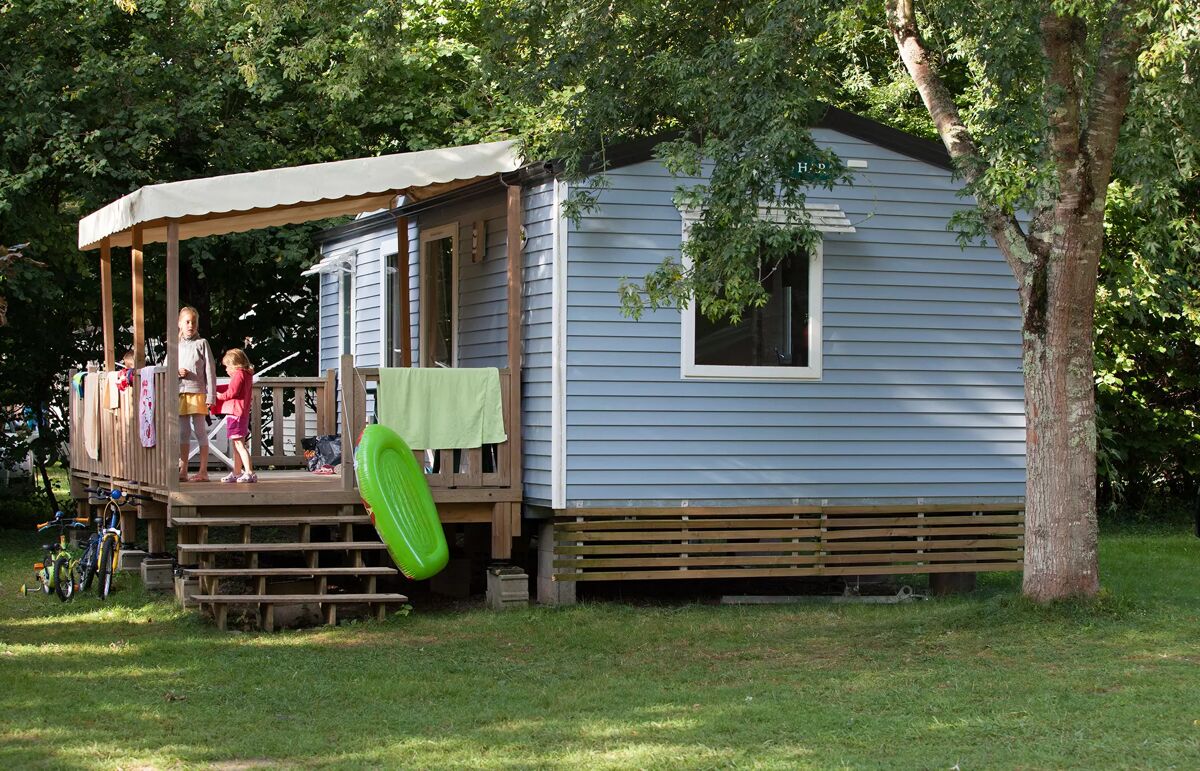 32 - Camping le Peyrelevade - Hébergement