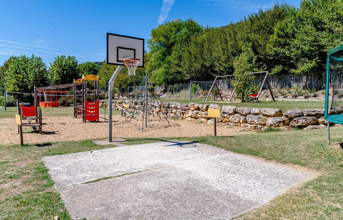10 - Camping Le Tiradou - Aire de jeux