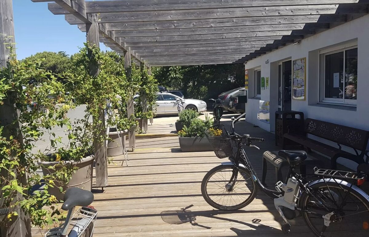 20 - Camping Le Platin - La Redoute - Service