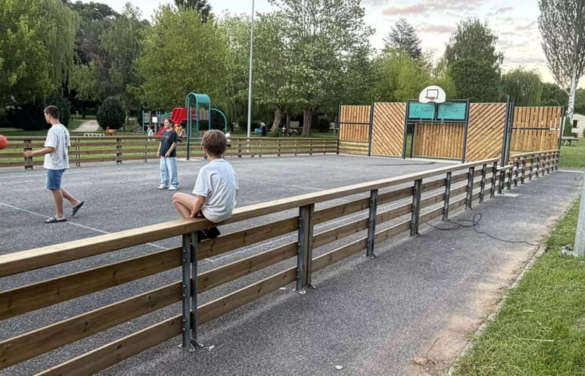 10 - Camping du Gévaudan - Aire de jeux