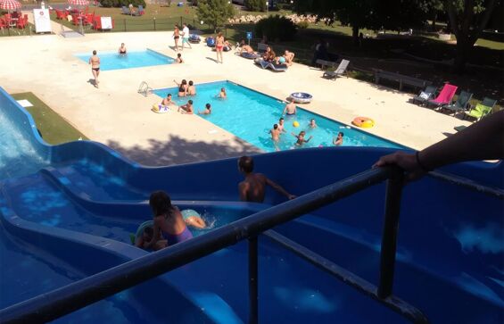01 - Camping Le Périgord - Piscine
