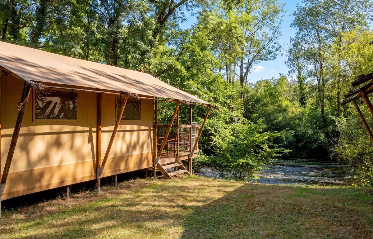 27 - Camping le Peyrelevade - Hébergement