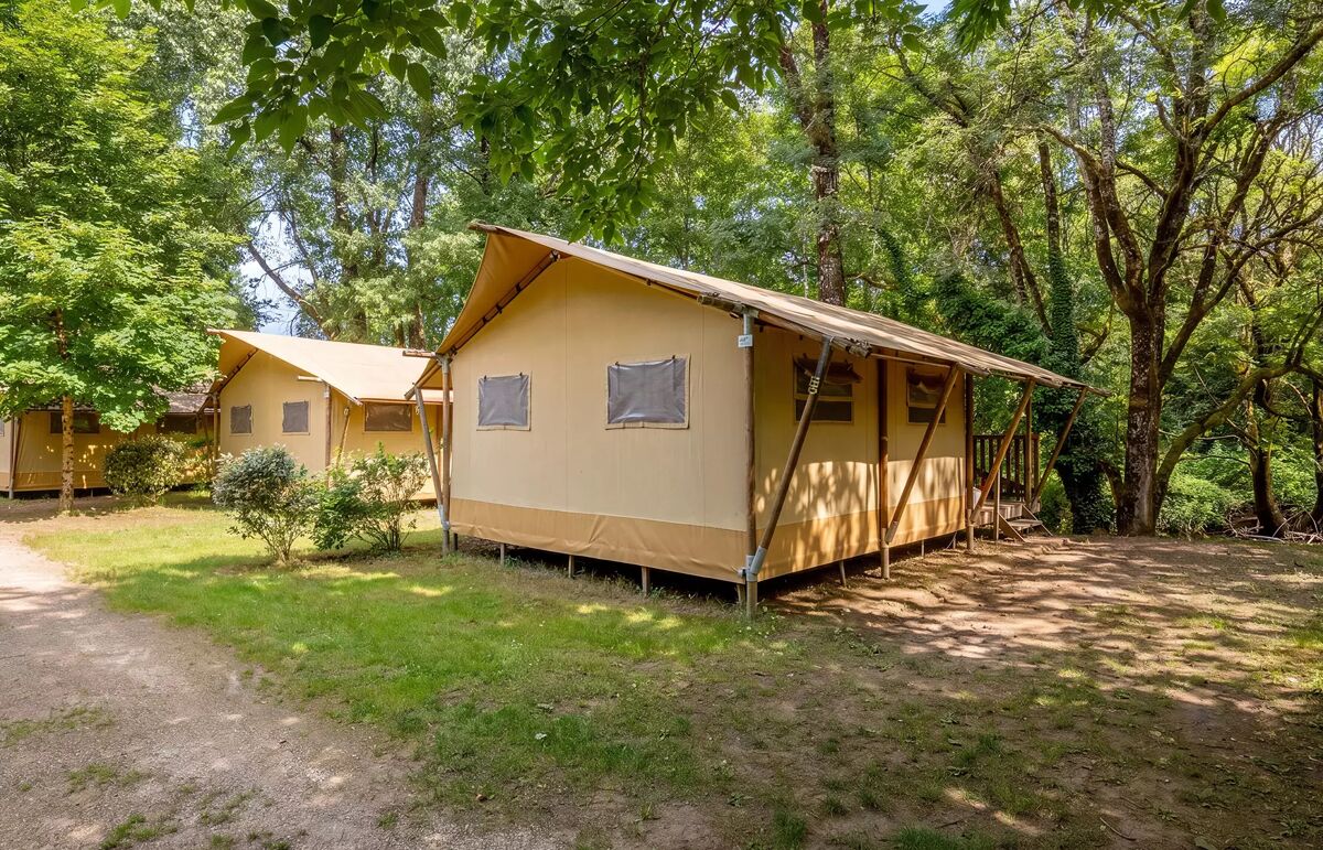 30 - Camping le Peyrelevade - Hébergement