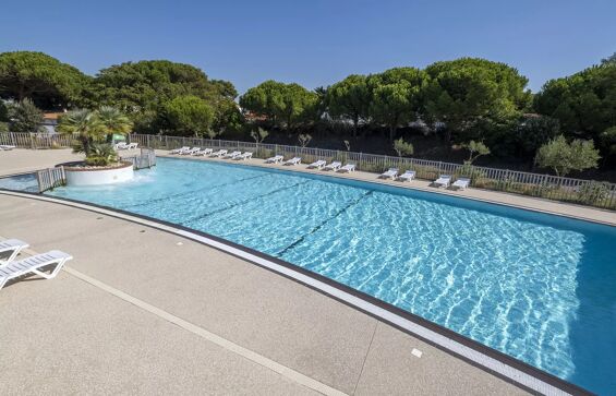 01 - Camping Le platin - La Redoute - Piscine