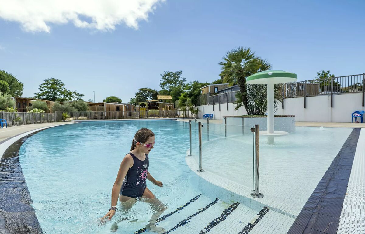 03 - Camping Le platin - La Redoute - Piscine