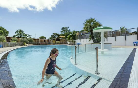 03 - Camping Le platin - La Redoute - Piscine