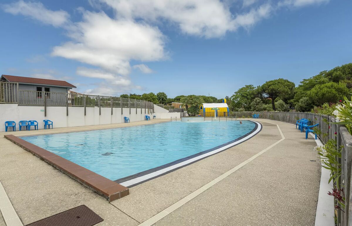 05 - Camping Le platin - La Redoute - Piscine