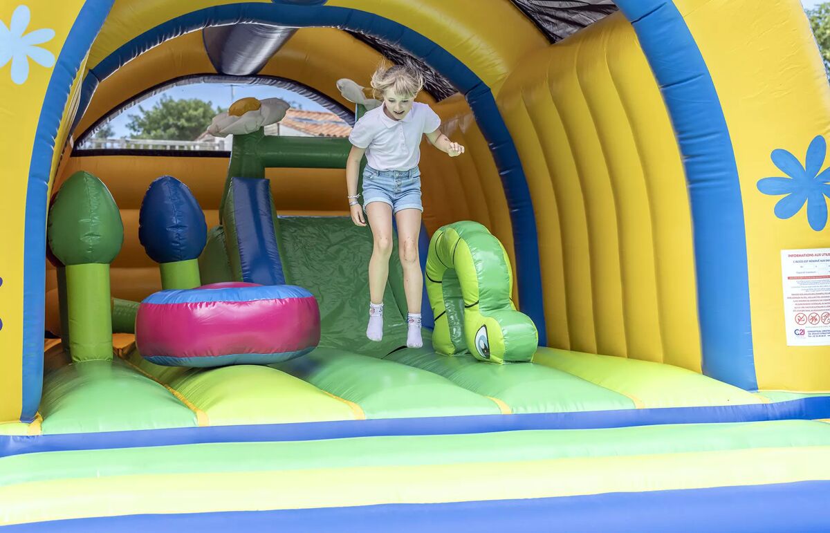 09 - Camping Le platin - La Redoute - Aire de jeux
