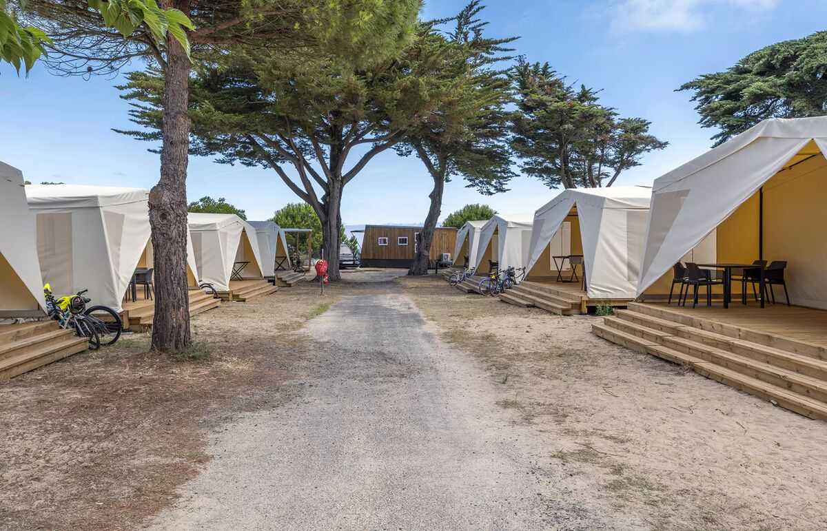12 - Camping Le platin - La Redoute - Hébergement