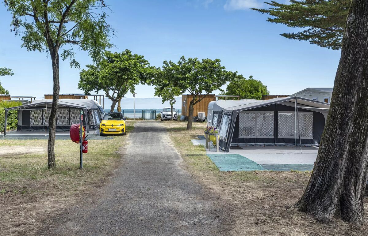 13 - Camping Le platin - La Redoute - Hébergement