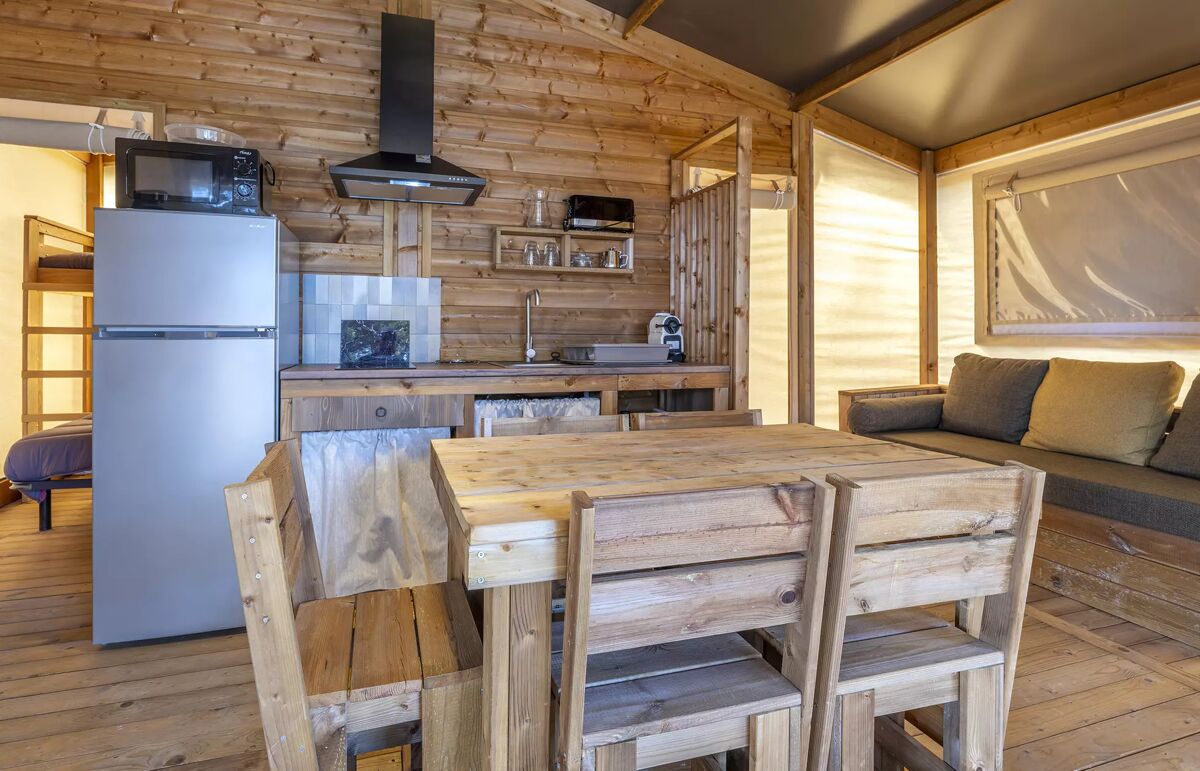 23 - Camping Le platin - La Redoute - Hébergement