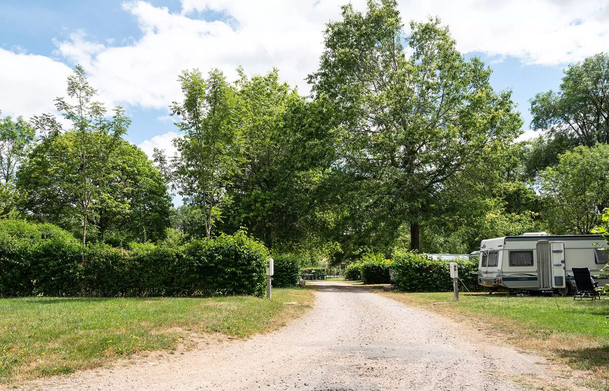 18 - Camping Val Vert en Bery - Hébergement