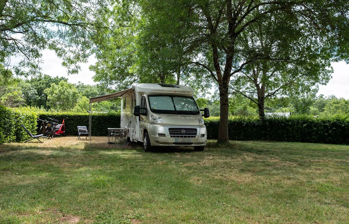 19 - Camping Val Vert en Bery - Hébergement