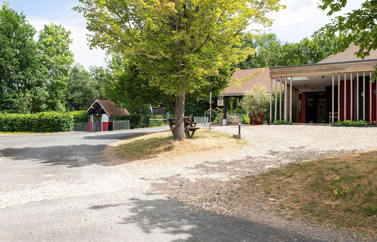 35 - Camping Val Vert en Bery - Service