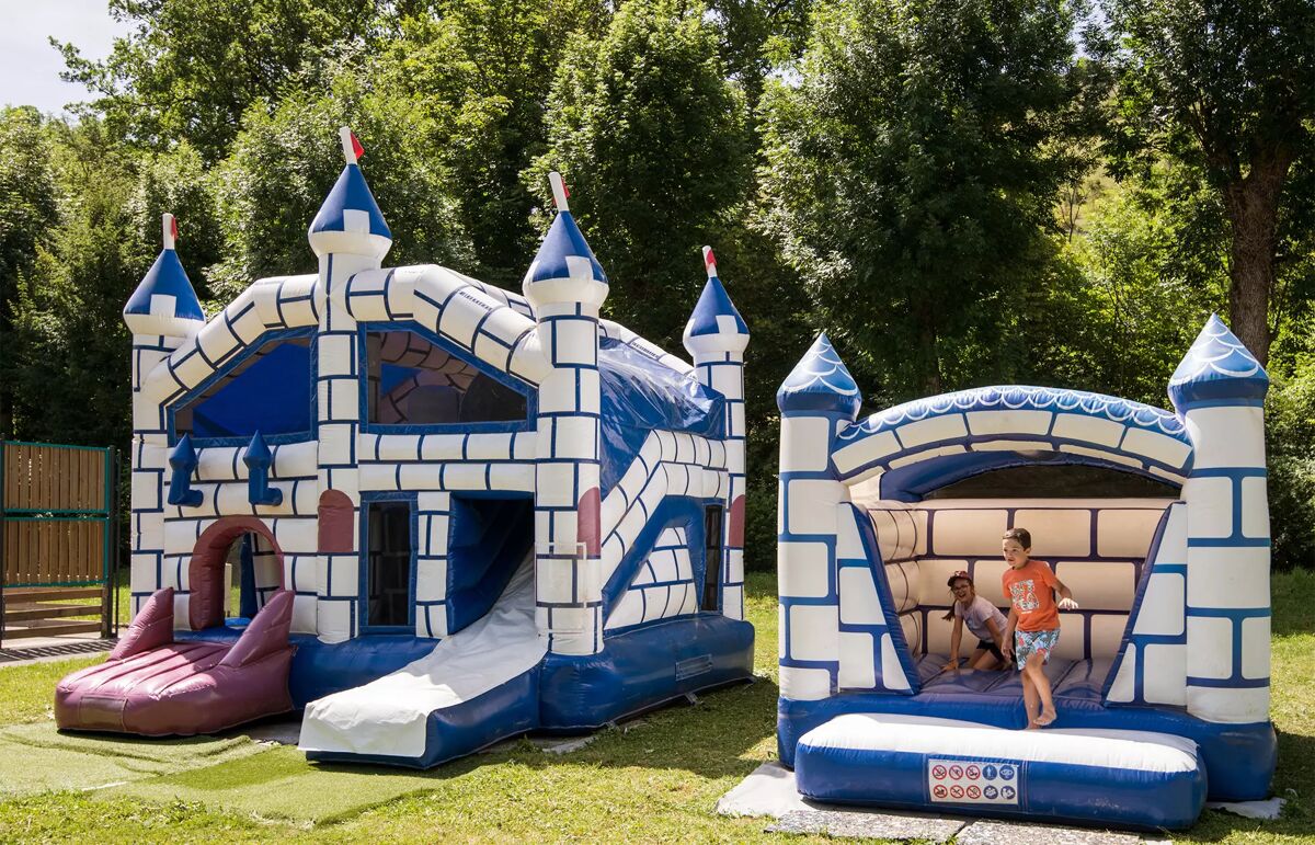 19 - Camping du Gévaudan - Aire de jeux