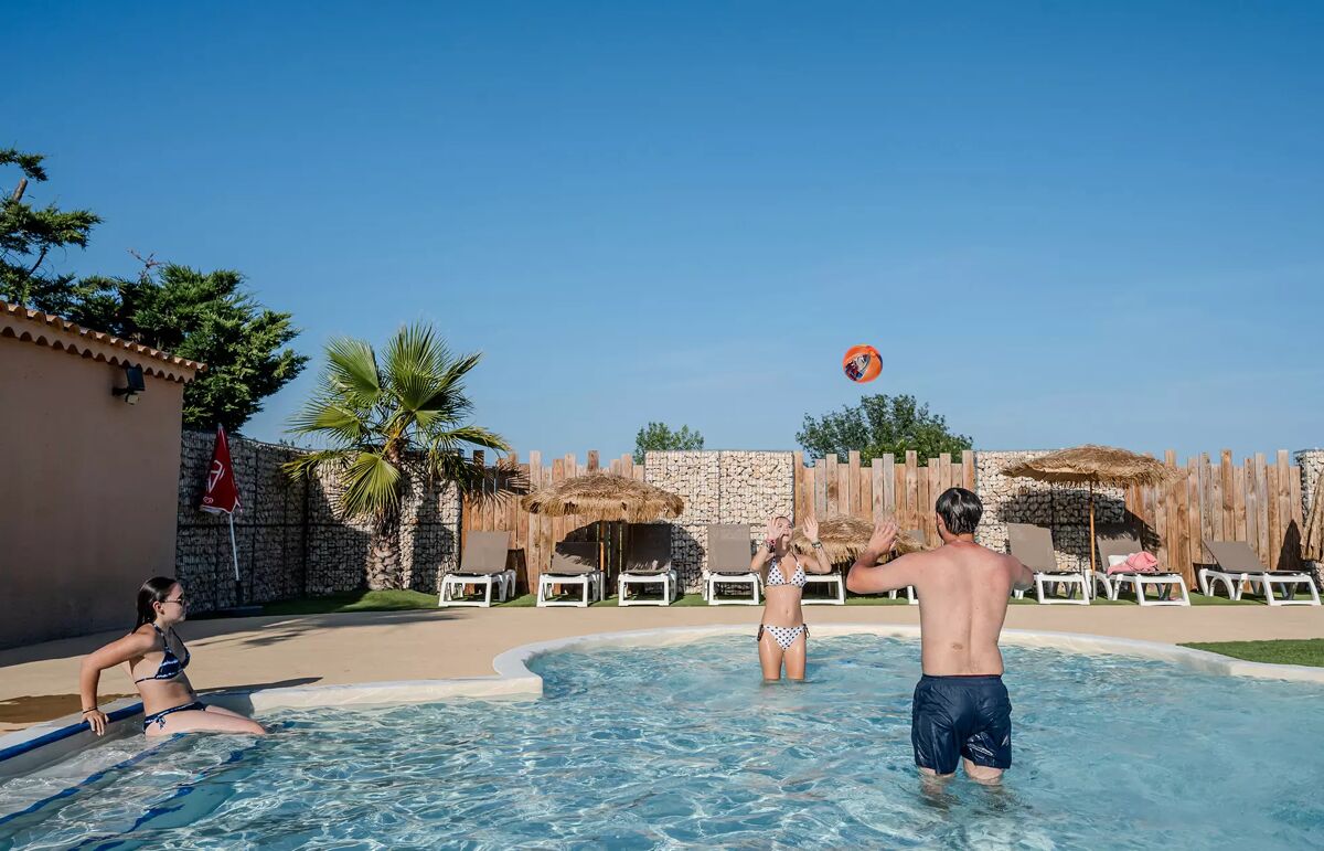 01 - Camping Le Dolium - Piscine