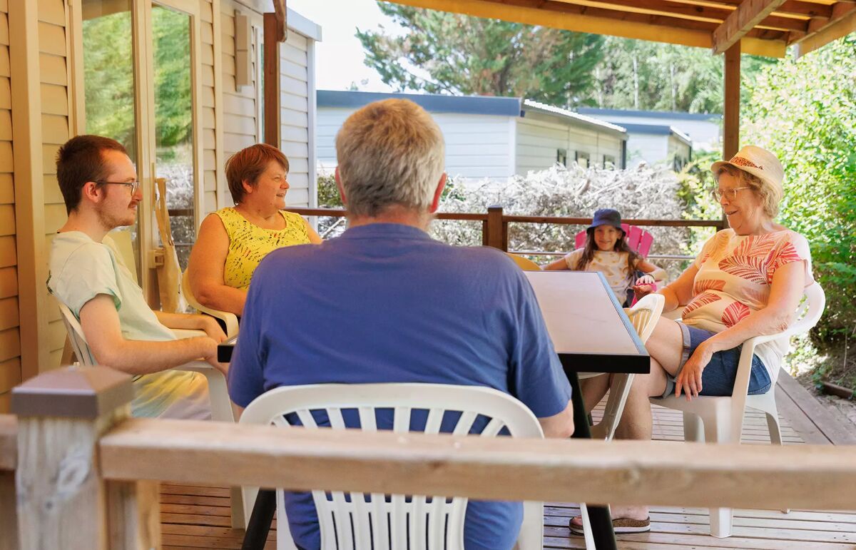 17 - Camping Le Clos Auroy - Hébergement