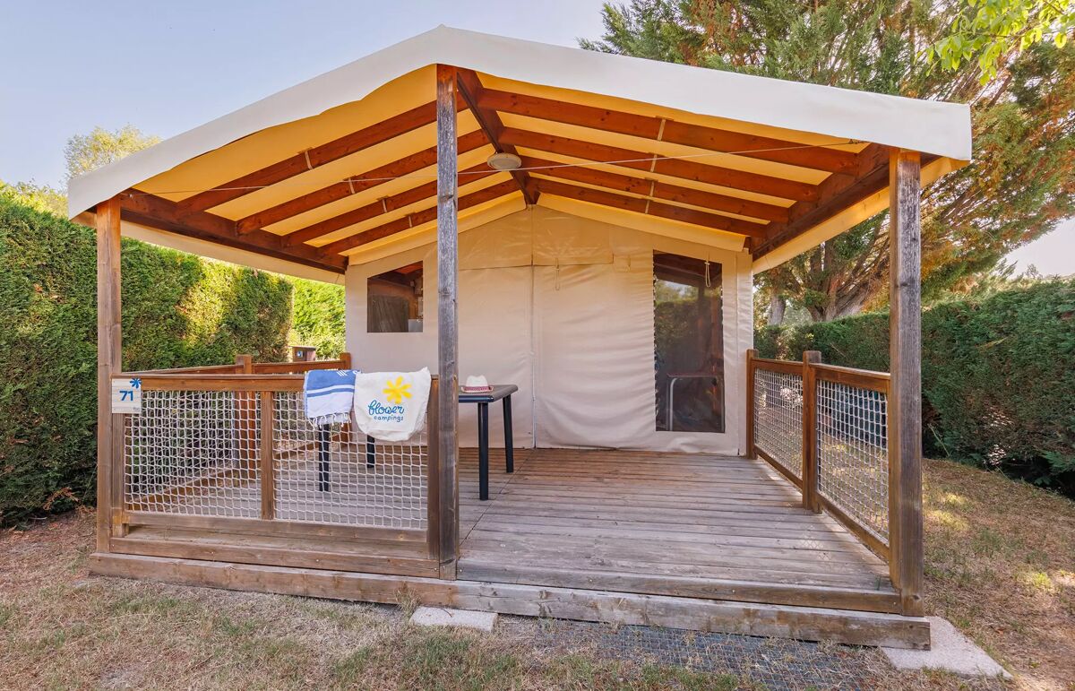 24 - Camping Le Clos Auroy - Hébergement