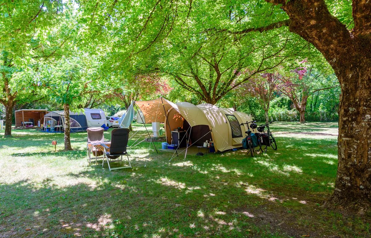 33 - Camping Soleil de la Bastide - Hébergement