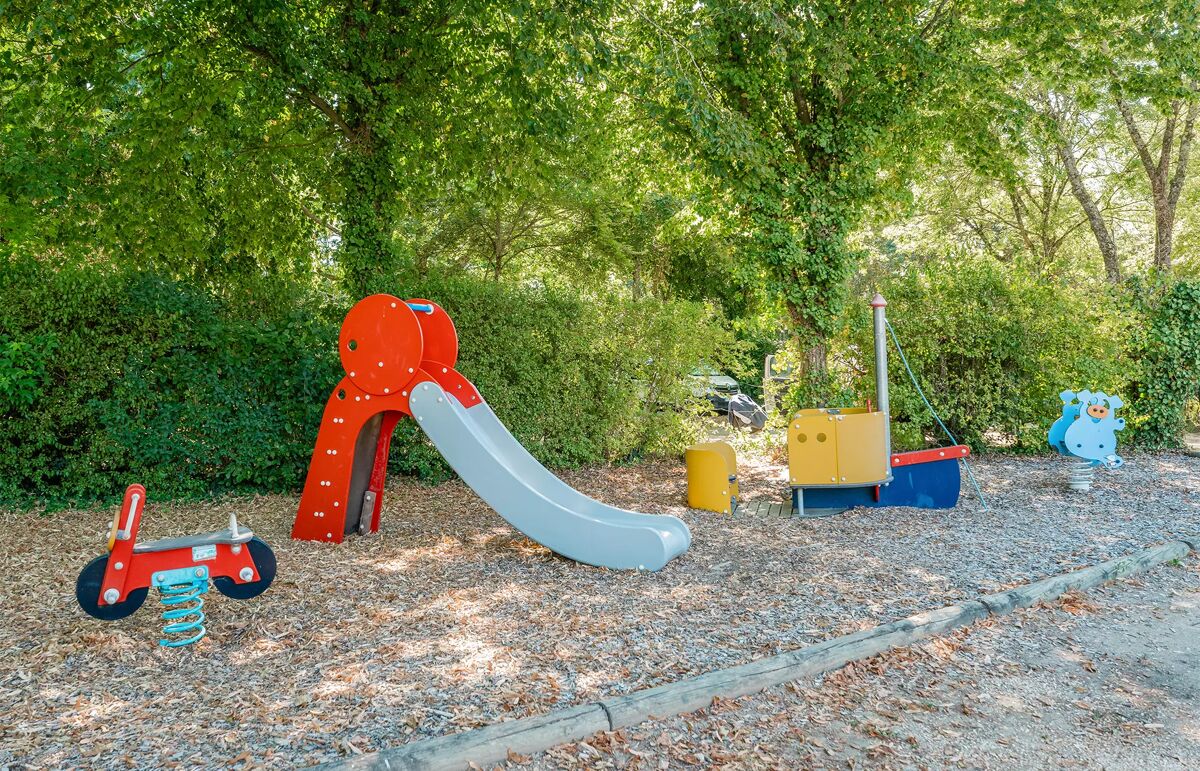13 - Camping du Canal - Aire de jeux