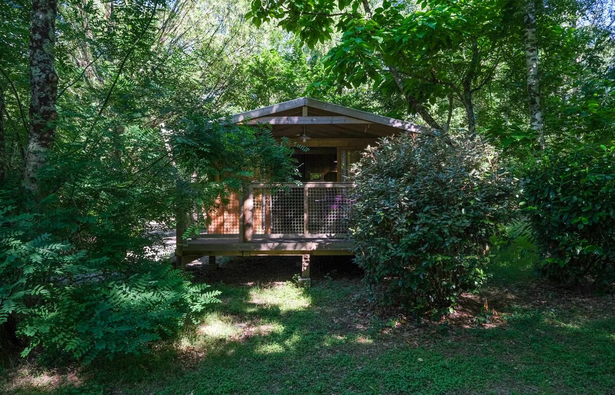 06 - Camping Les Gorges de l'Aveyron - Hébergement