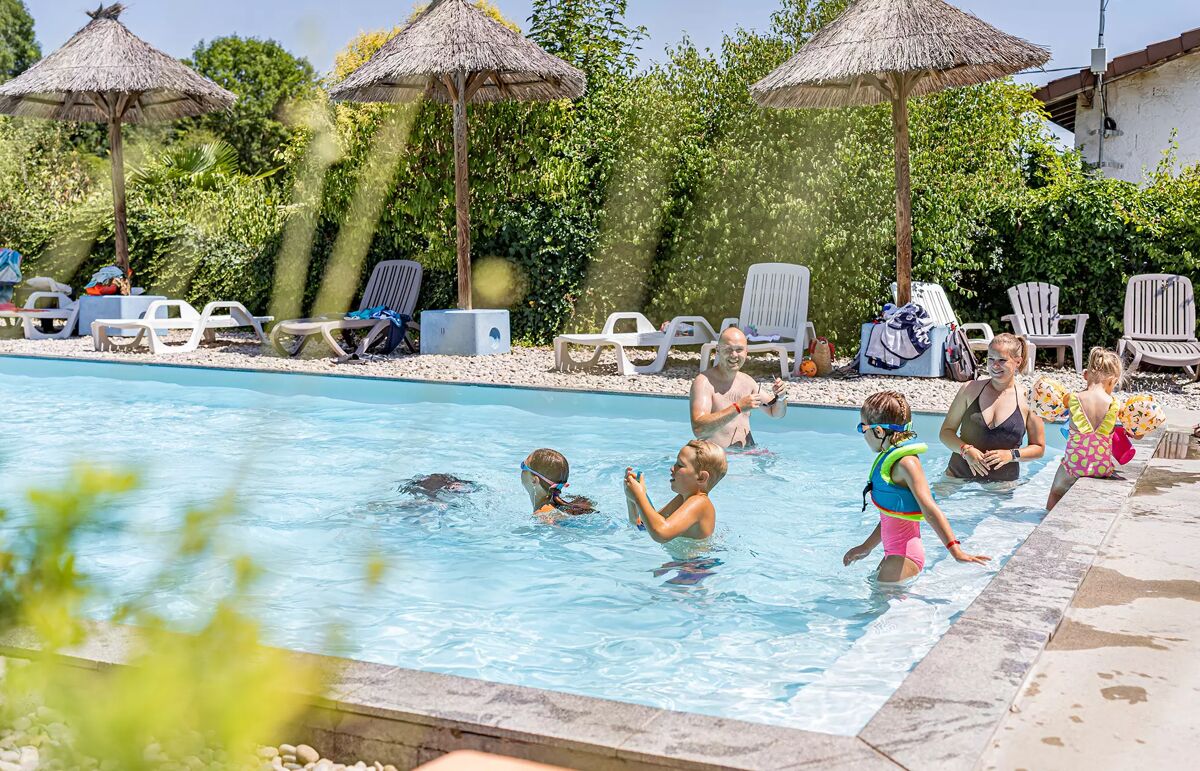 04 - Camping Les Plages de l'Ain - Piscine