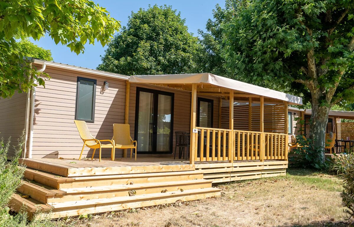 18 - Camping Les Plages de l'Ain - Hébergement