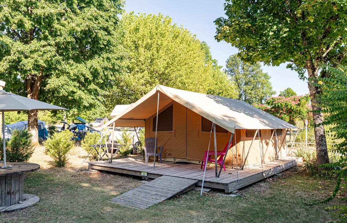 29 - Camping Les Plages de l'Ain - Hébergement