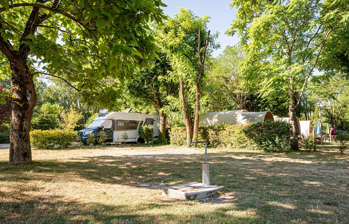 30 - Camping Les Plages de l'Ain - Hébergement